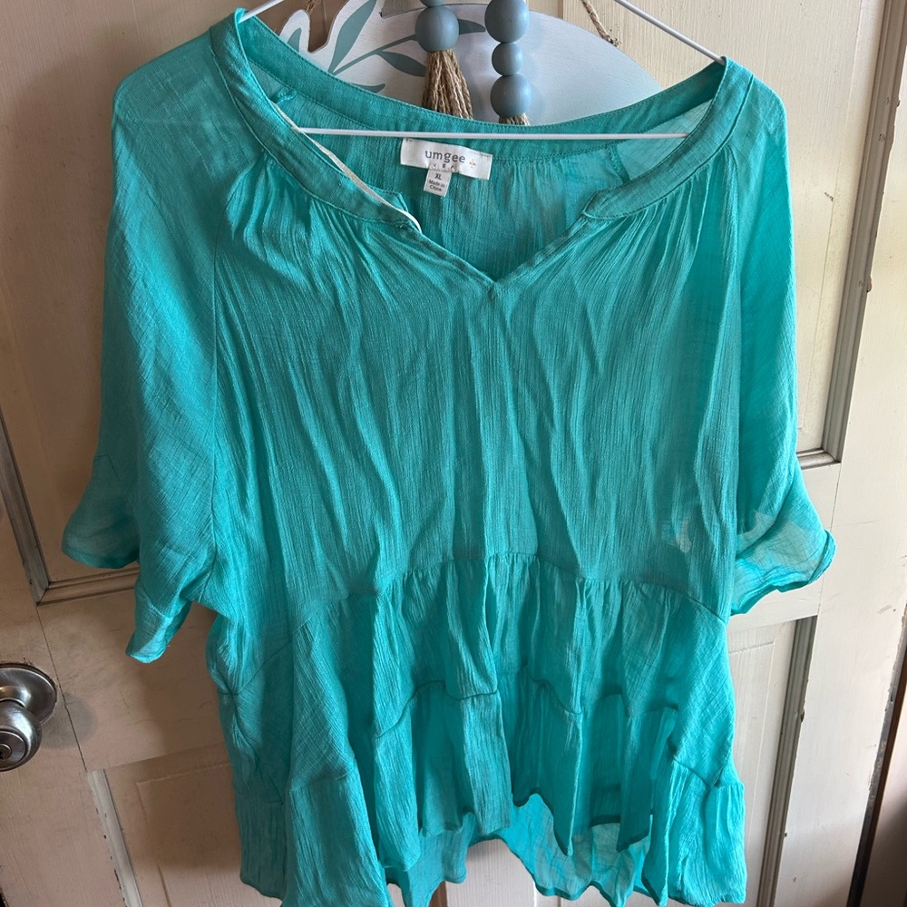 Women's Teal Top